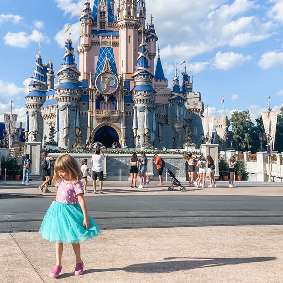 Meet your Posher, Hallie, Mom to Duck Duck + Goose - Picture 3 of 4